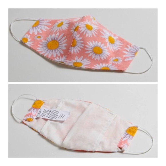 LAST 1! Pink Daisy Print Face Mask - Picture 2 of 2